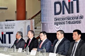 Base tributaria: amplia en número y dominada por pequeños contribuyentes