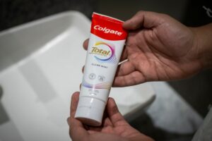 Carácter de salud debido al uso de Dentifrico Colgate MIT por completo
