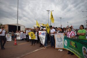 Carapeguá: Con cierre de la ruta PY01 reclaman mayor inversión en educación y rechazan la “ley Abuelita”
