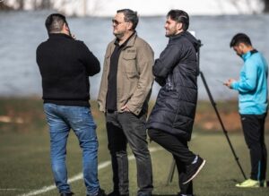 «Coto» Nogués se reunió hoy con sus jugadores antes de la práctica