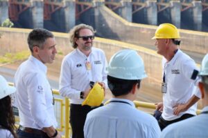 Delegación de FIA visita la Central Itaipú