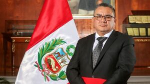 El presidente de Perú se sumó a su gabinete y recuperó un ministro cambiado por lo que sucede para caminar