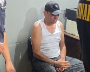 Guardiacárcel preso tras intentar meter cocaína a un penal fue atendido por herida leve, aclaran desde el ministerio