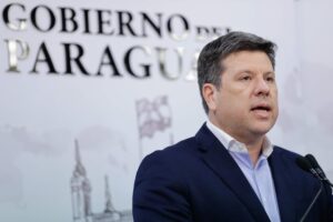 Ministro de Industria a comerciantes: “Piensen un poco más en el bolsillo de la gente”