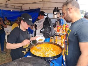 San Antonio: el olor del pira caldo atrajo a una multitud