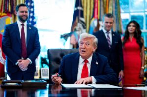 Trump ordenó al Pentágono que preparara «drinke la perturbación personal» | Internacional