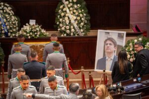 Video | Las llamas del senador Miguel Turbay, sentado