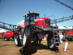 Hurtan un tractor de una estancia en Bella Vista Norte