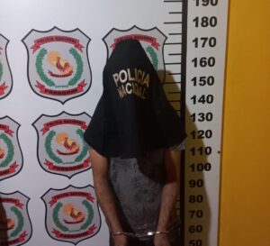 Pelea por quema de cubiertas termina con un hombre con orden de captura detenido en PJC