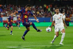 Barcelona – Valencia, Live | Ferín pone una tercera vez del área