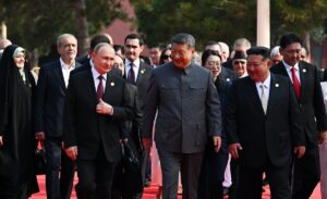 China refleja el poder de las manos en un paraíso militar de que Xi está rodeado de Kim y Putin | Internacional