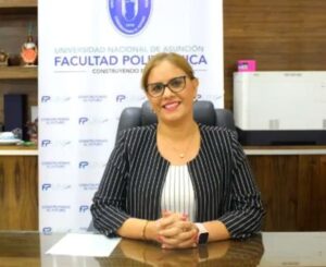 Decana de Politécnica denuncia que grupos buscan “desestabilizar” su gestión al tergiversar informe de Contraloría