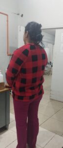 Detienen a mujer por amenazar con autolesionarse y atacar a su hijo pequeño con un tenedor