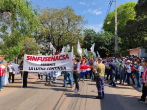 Funcionarios de Senacsa siguen en protesta y denuncian trabas a su derecho a huelga