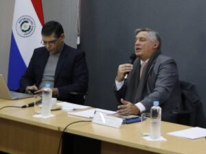 MEC ahora les culpa a los oferentes, en polémica licitación de libros