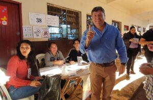 Opositores restan importancia a la alianza en la cúpula del Partido Colorado