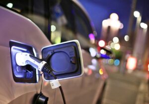 SNPP y Taiwán lanzan primer curso para mantenimiento de vehículos eléctricos