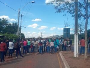 Indígenas cierran ruta en Amambay para exigir reapertura de local en Asunción