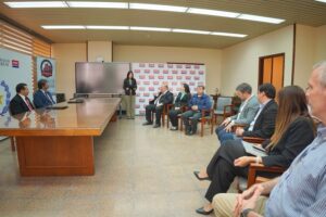 ANDE y FIUNA firman convenio para fortalecer la formación técnica