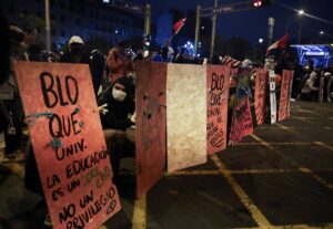 El gobierno peruano se prepara para un estado de emergencia en Lima ante la violencia