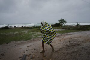 El último minuto de la tormenta’, en directo | Huracán deja al menos 25 muertos en Haití, inundaciones en Cuba y grandes daños en Jamaica | Universal