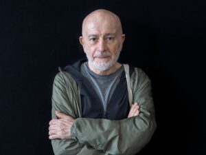 Hugo Mujau, un poeta que guardó silencio durante siete años, agentes Jeewe 1 Take jirones | Sistema