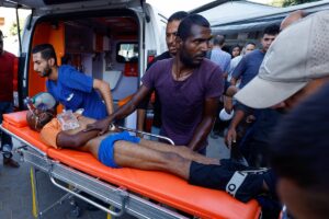 Israel bombardea el sur y el centro de Gaza tras acusar a Hamás de violarla | Universal