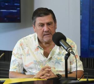 La gente está cansada de este quilombo y de la corrupción generalizada del gobierno de Peña, afirma Blas Llano