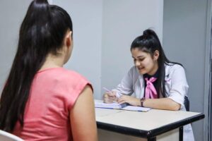 Octubre Rosa: las mujeres tienen derecho a licencia remunerada para exámenes preventivos