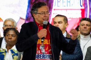 Petro: «Estados Unidos ha decidido nombrar una mafia como la de Colombia»
