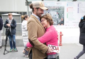 Una medicina viva que cabe en una cuchara que salvó la vida de ocho jóvenes con el tipo de cáncer más común | Salud y Bienestar
