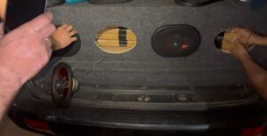 Amambay: hallan 150 kilos de marihuana oculta en un auto