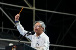 El consejo de Peter de poner la medicina lager en Coloutication y Estados Unidos por la lucha contra los robots de drogas.