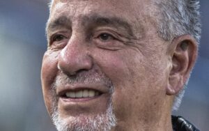 Emotiva despedida a Almeida en su último partido como DT de Olimpia