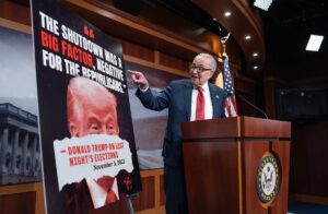 Los republicanos del Senado rompen la resistencia demócrata para poner fin al cierre de EE.UU. | Universal