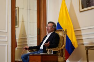 Peter anuncia que volverá a Nueva York pese a que Estados Unidos le indulta