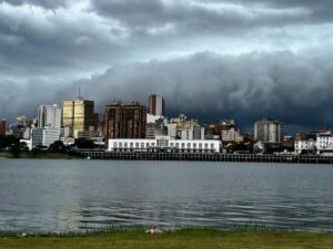 Temporal en Paraguay: ráfagas de vientos superaron 100 kilómetros por hora