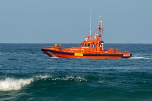 Un hombre rescató 37 colchones legales a 37 kilómetros de la costa de Escepón | Historias de Andalucía