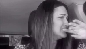 (VIDEO) ¡Leryn Franco bajoneada y a los llantos por no caminar con Shakira!