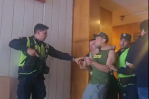 Video: polémica por procedimiento policial en un edificio de Asunción