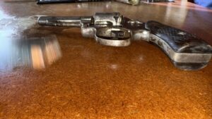 Hallan revólver y estoques escondidos en basura de la cárcel de Pedro Juan Caballero