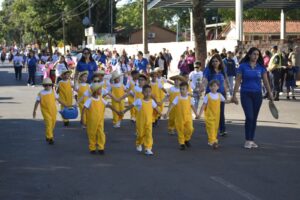 Colorido desfile estudiantil de nivel inicial rindió homenaje a Pedro Juan Caballero