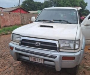 Incautan camioneta en Pedro Juan Caballero por orden judicial