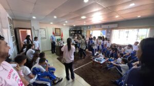 Alumnos de la Escuela Generación de la Paz visitaron al intendente en la Municipalidad de PJC