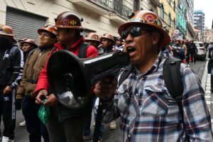 Bolivia cierra el año con manifestaciones de las reformas económicas de Rodrigo Paz