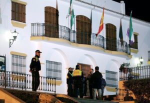 Dos niños mueren en un incendio en una casa en Alhaurín el Grande (Málaga) | España