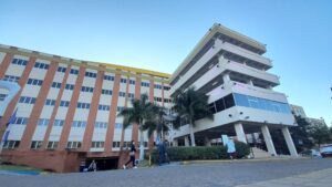 Evacúan terapia pediátrica del Hospital de Clínicas por derrame de ácido