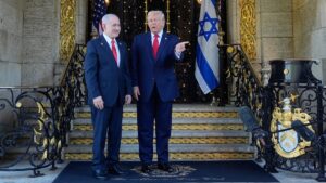 Trump promete en su reunión con Netanyahu que apoyará el ataque de Israel al programa de misiles de Irán