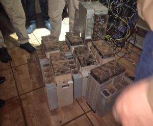 Confiscan 56 procesadores de criptomonedas que desviaban energía de la ANDE en Cerro Corá