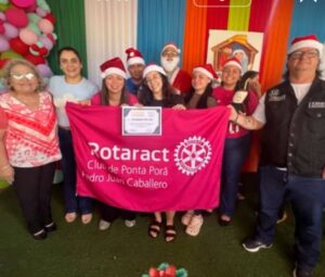 Cierre de año con solidaridad: Rotaract lleva alegría a niños y abuelos de Pedro Juan Caballero
